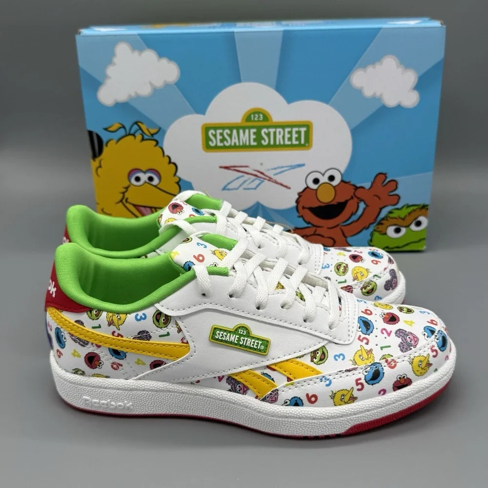 Reebok x Sesame Street Club C Revenge Kids Size 2 White Green Limited‎ Rare NIB